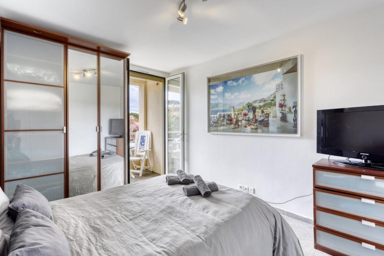3 Rooms With Sea View Terraces In Peace Saint-Tropez Exterior photo