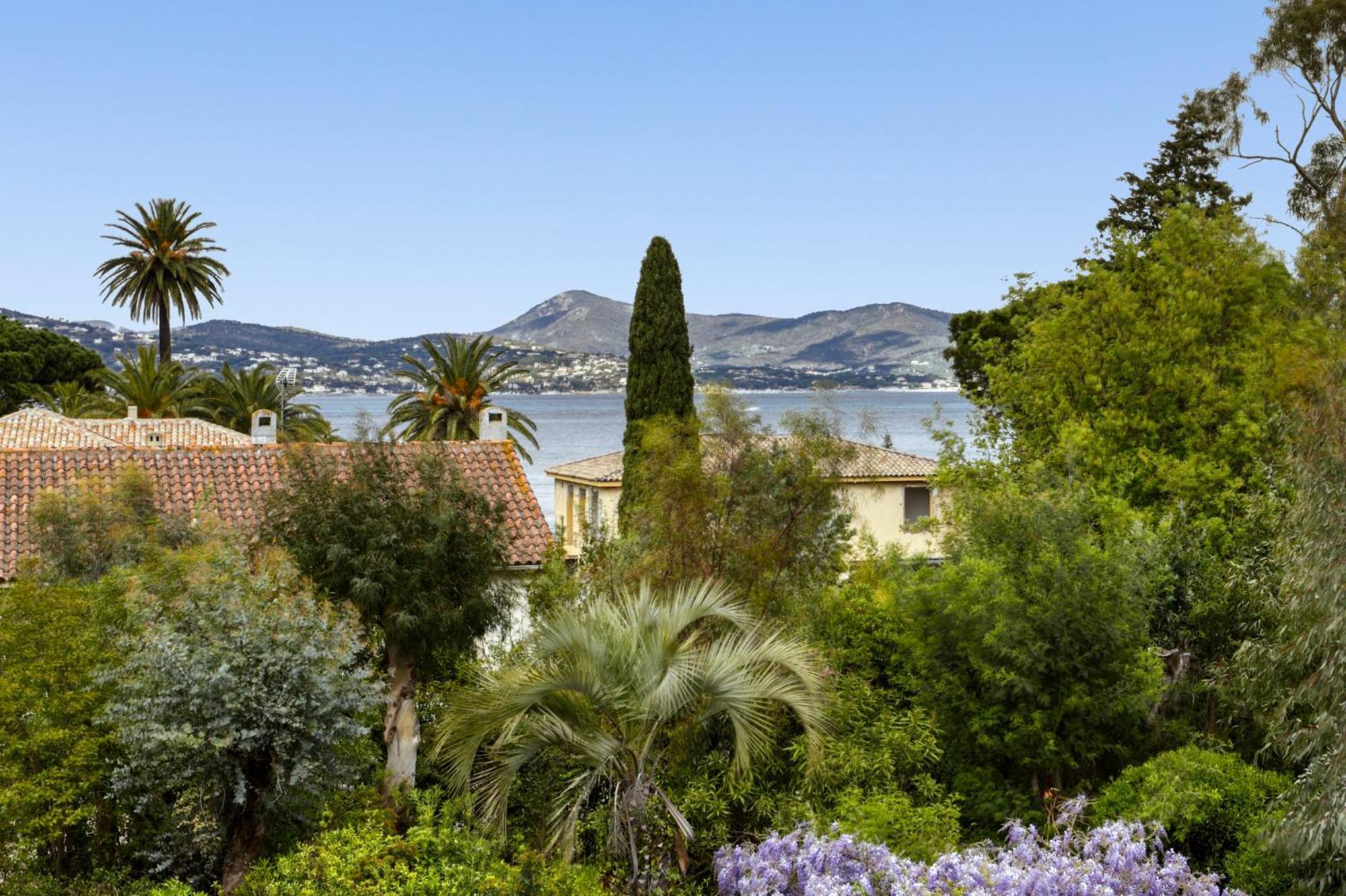 3 Rooms With Sea View Terraces In Peace Saint-Tropez Exterior photo